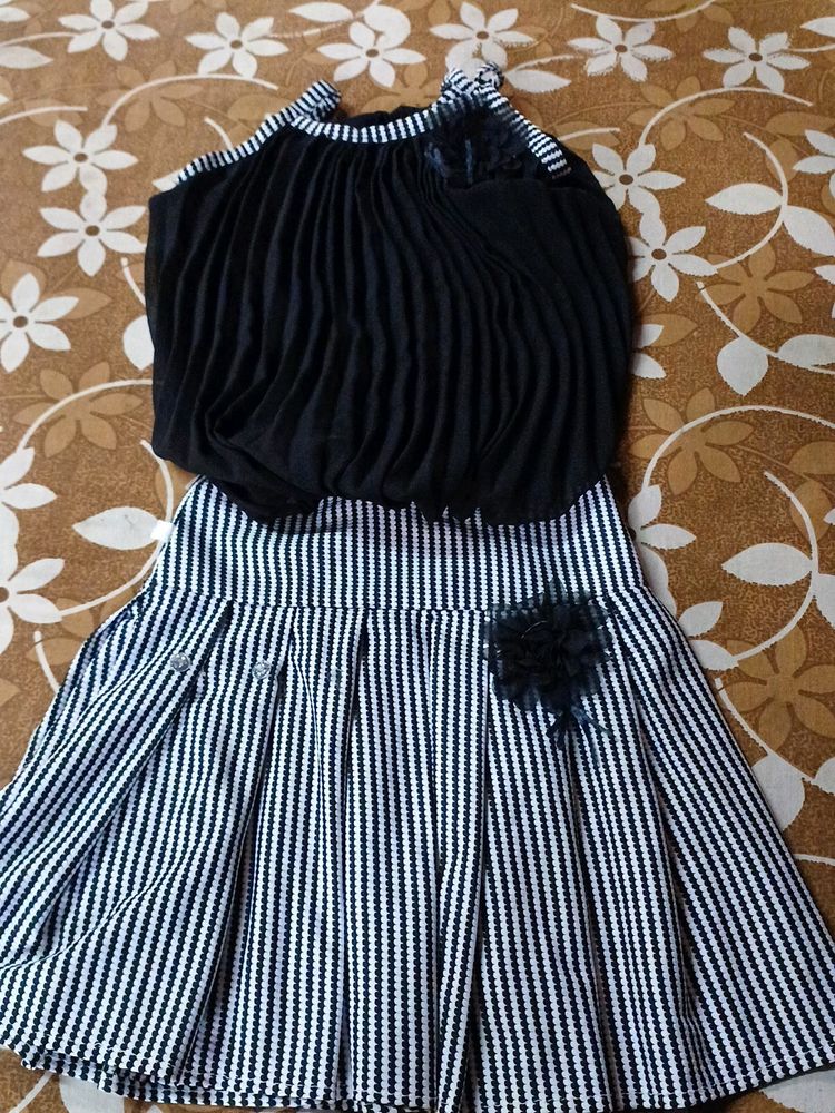 Good Condition..Size 3/4 Years Girls