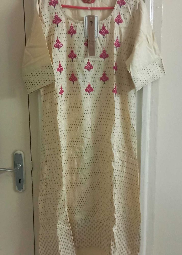 3 BRANDED kurtis With Tag