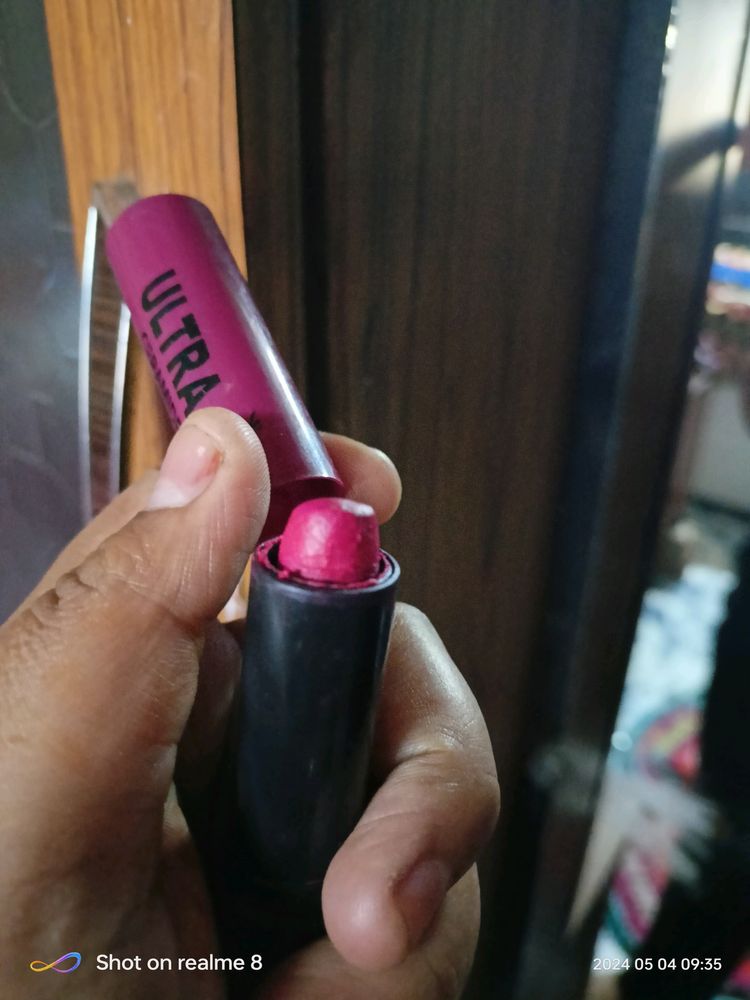 HUDA Beauty Lipstick