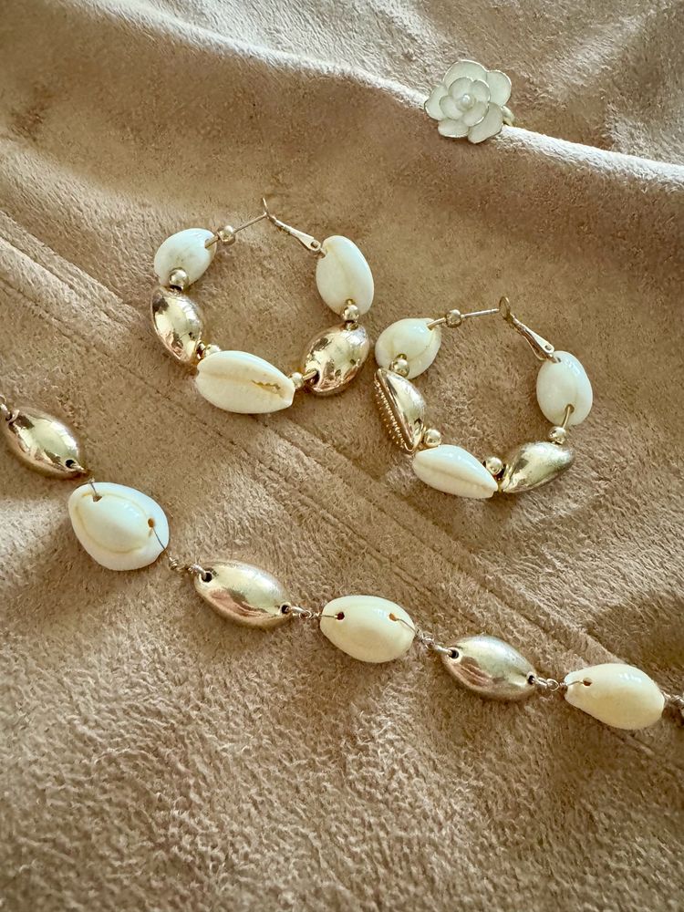 H&M Cowrie Earrings & Bracelet Set