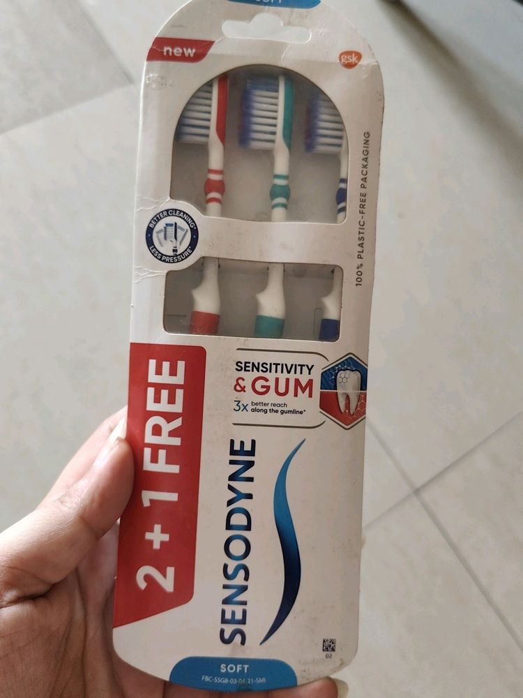 Brand New Tooth Brush Set