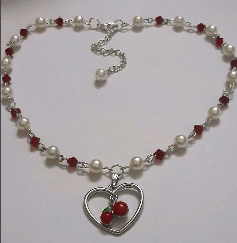 Elegant Cherry Pearl Necklace