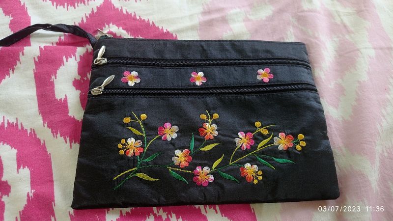 Embroidered 3 Pocket Zipper pouch