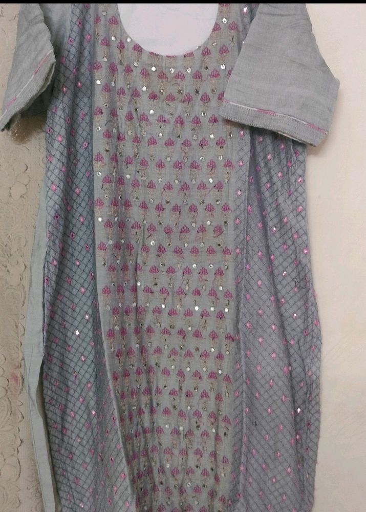 Women Mirror Work Embroidered Kurta