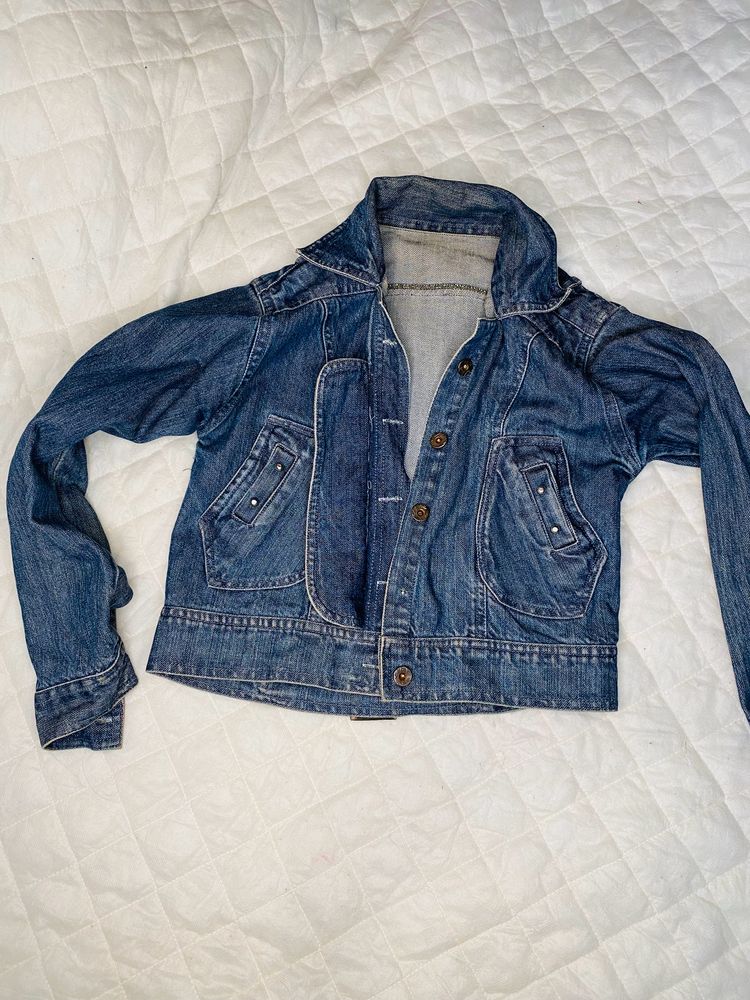 Denim Crop Jacket 😍