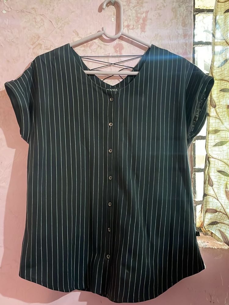 Shirt With Stripe Design On Back