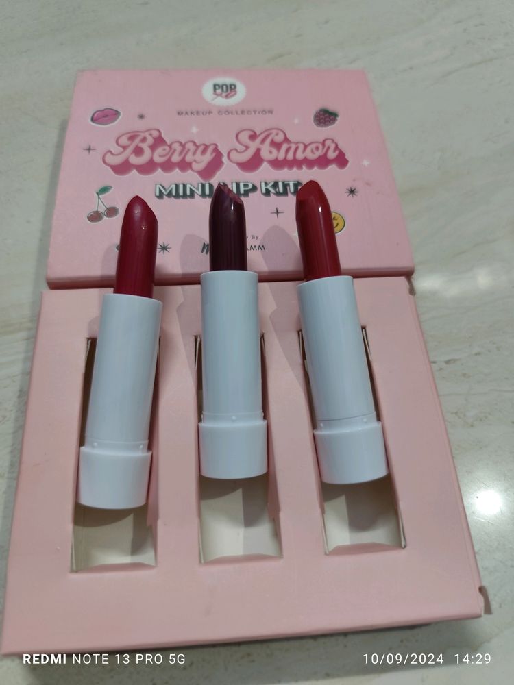 Myglamm Berry Amor Lip Kit.. 3 Piece