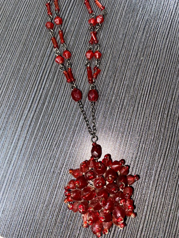 Red Stylish Neckpiece