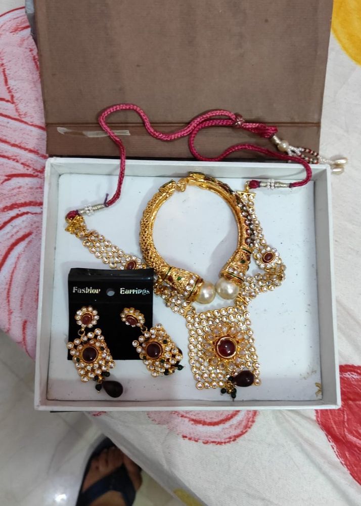 Kundan Jewellery Set