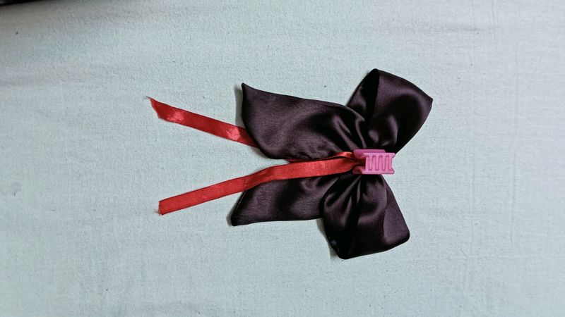 Hair Bow With Clature 🛍️🤩