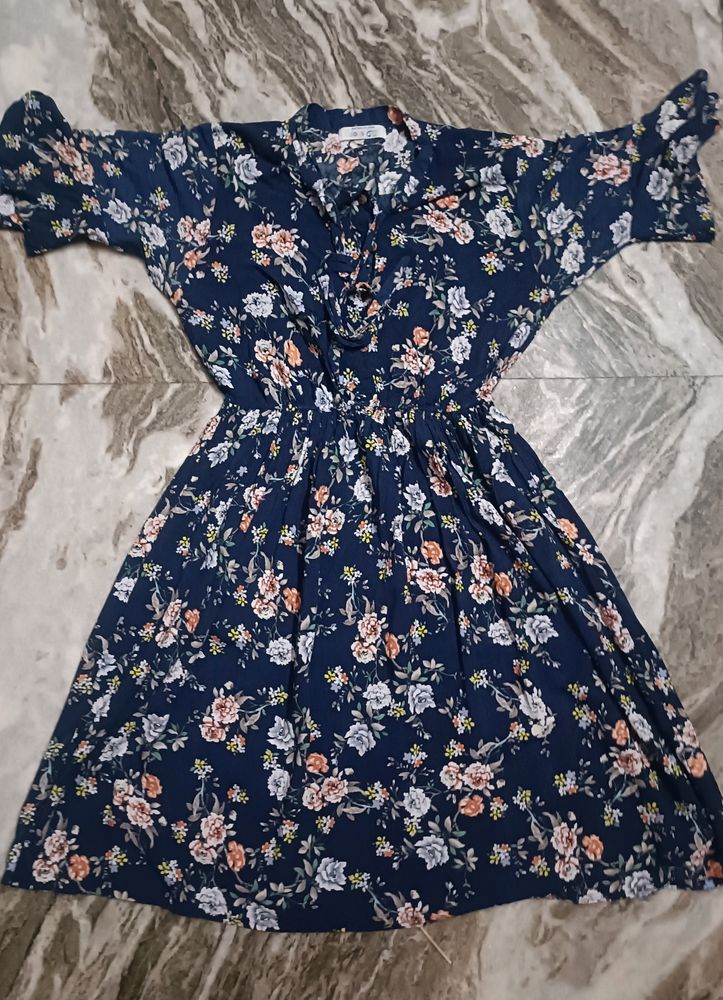 Beautiful Floral Midi Dress For Girls