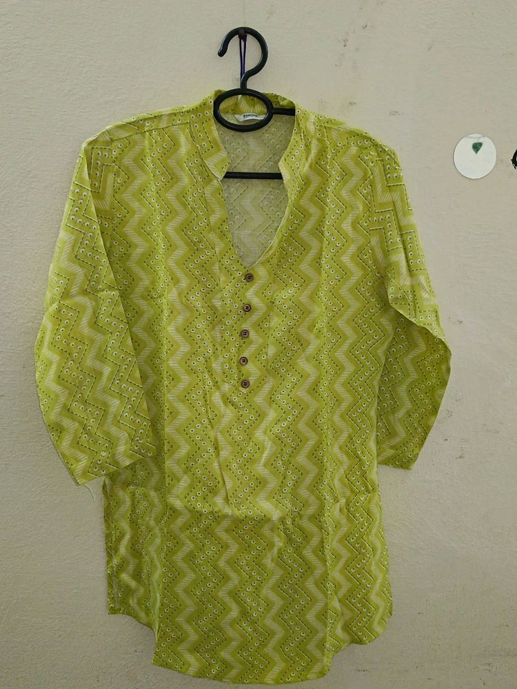 Short Kurti Perfect For College And Office Going