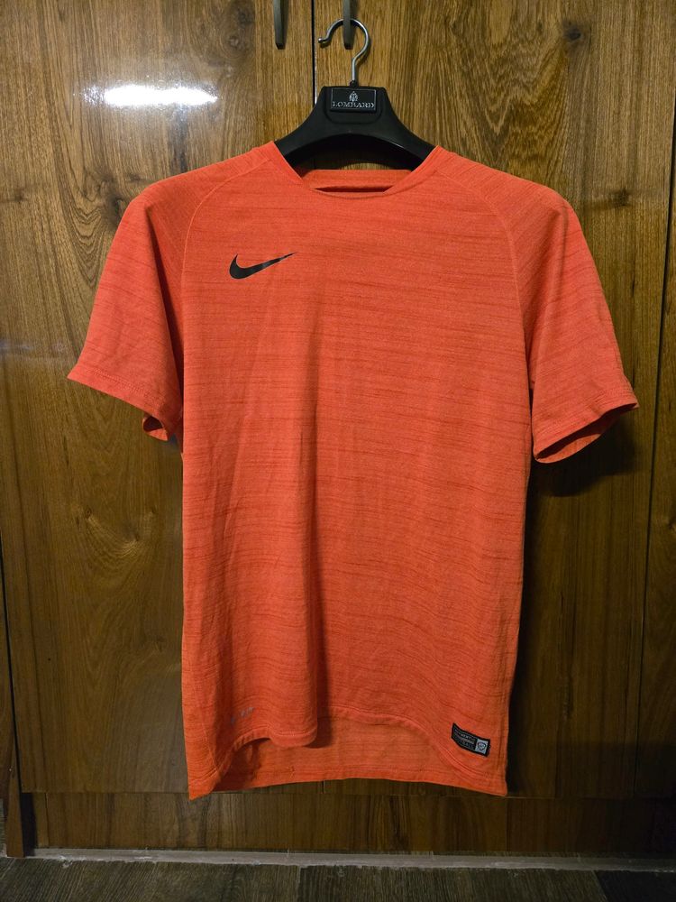 NIKE DRI-FIT Authentic Tshirt