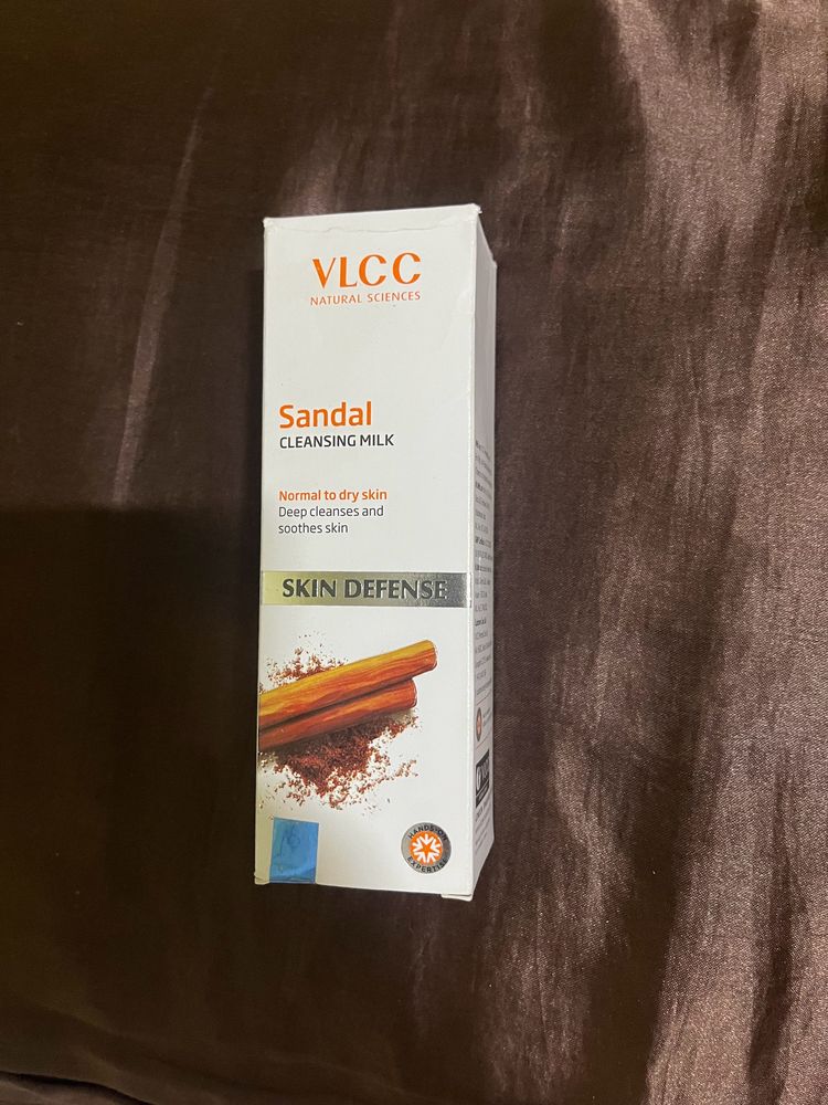 VLCC Sandal Cleansing Milk