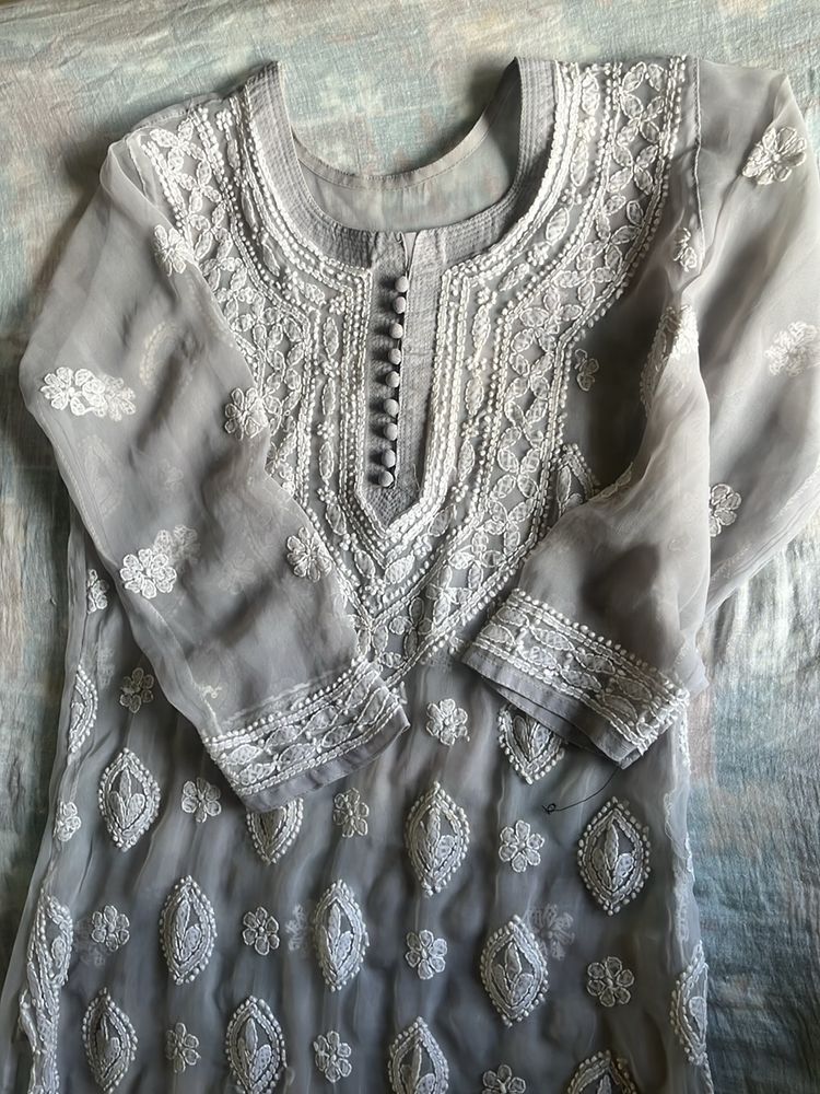 chikankari kurti