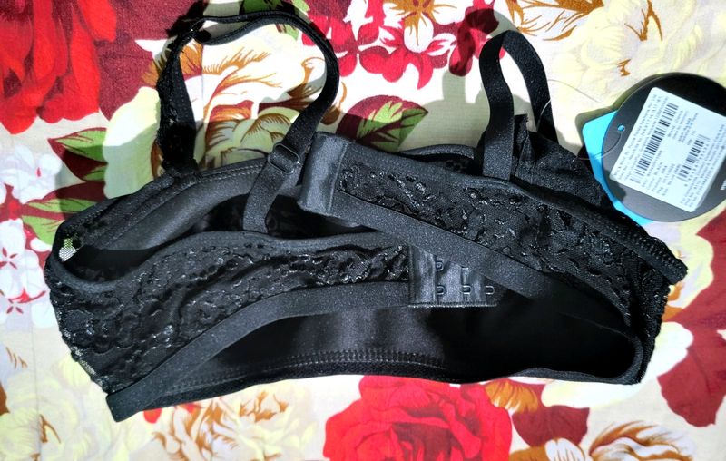 Clovia Black Bra ( New And Unused)