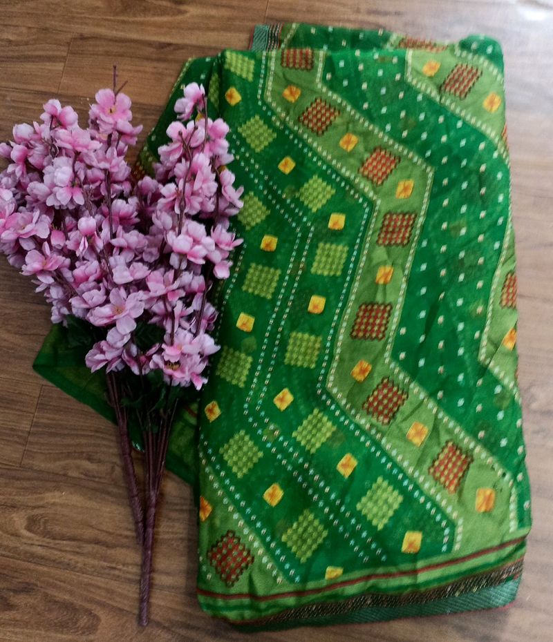 Green Colour Saree With Bandhani Print