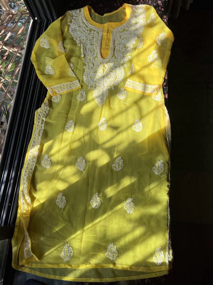 Yellow Chikankari kurta with inner