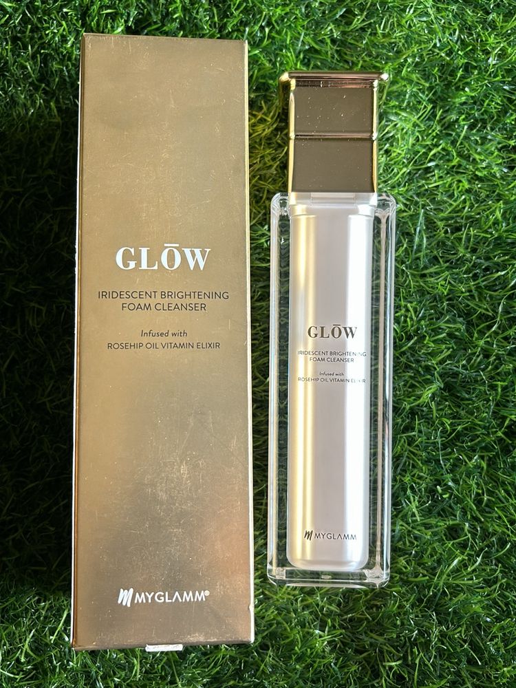 Glow Iridescent BRIGHTNING Foam Cleanser