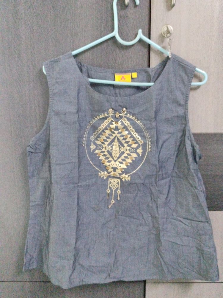 GREY ETHNIC TOP