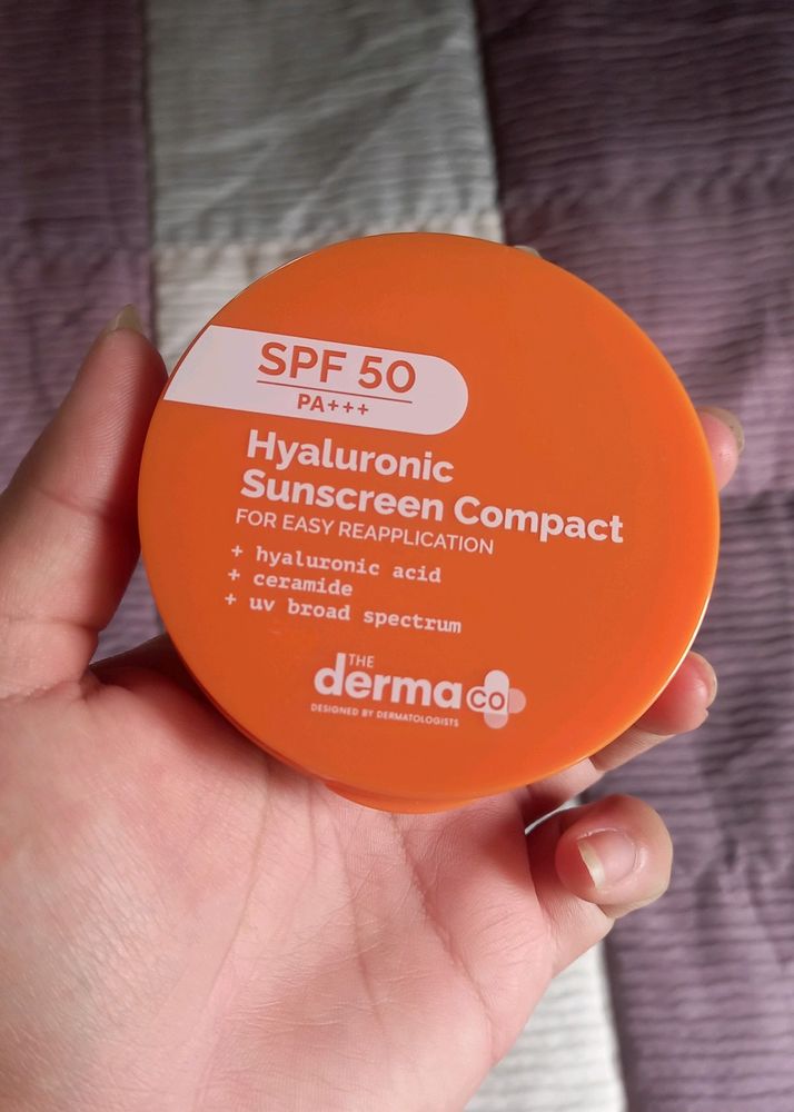 DERMACO HYALURONIC SUNSCREEN COMPACT