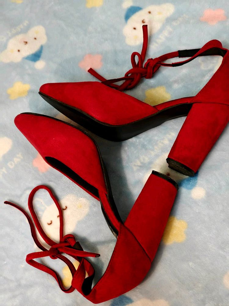 Red Velvet Pointed Heels 👠