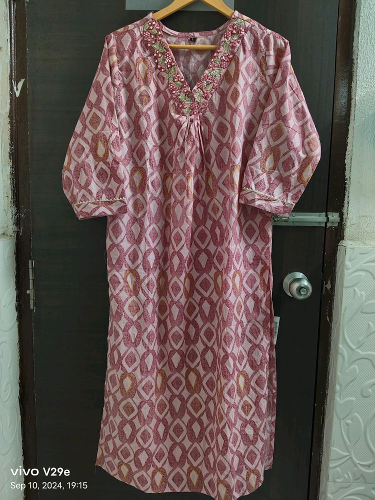 New Unused Vneck Aline Kurti Pant Set