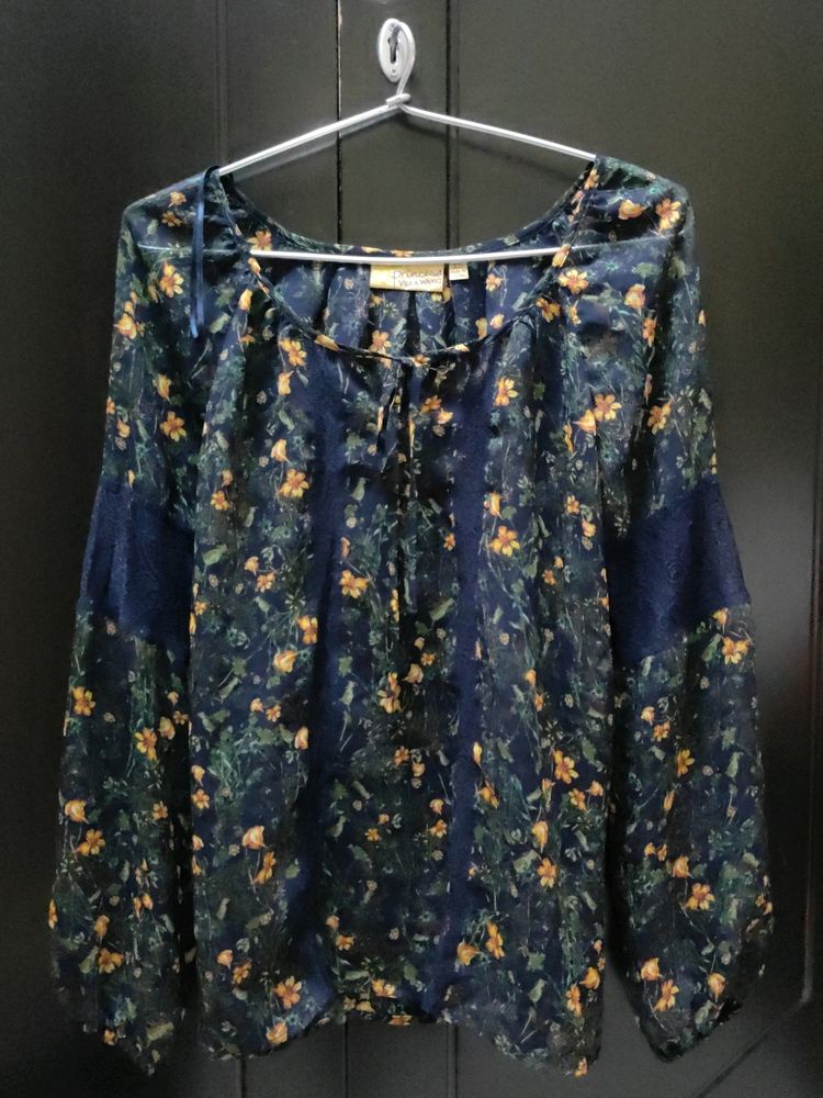 Like New Floral Top