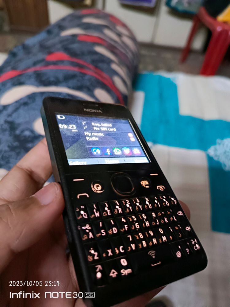 Nokia Asha 210