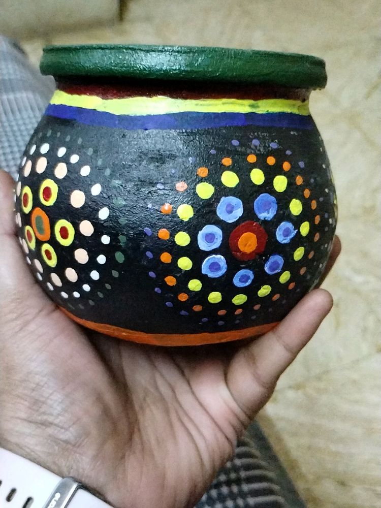 Painted Small Eathern Pot