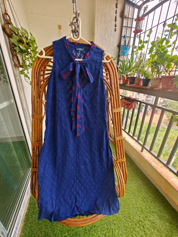 Kurta With Contrasting Bow