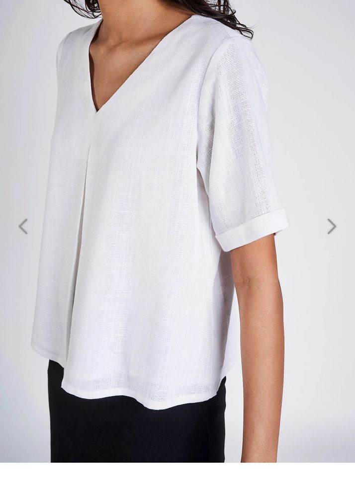 AND white Regular Fit Top