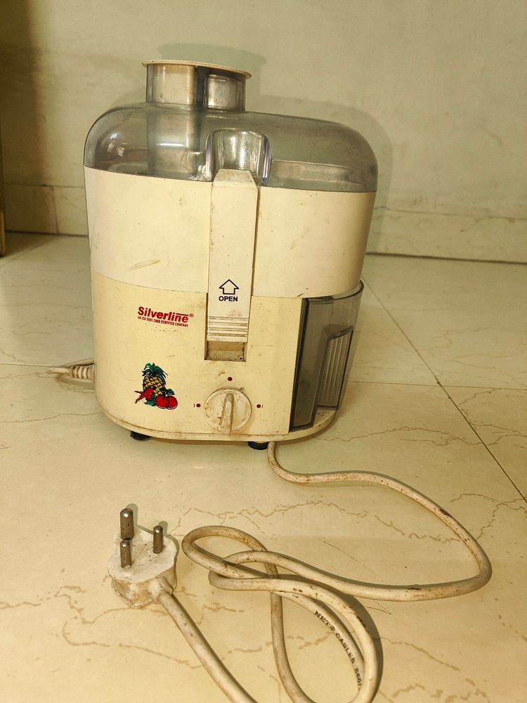 Juicing Mixer / Juice Making Machine / Old