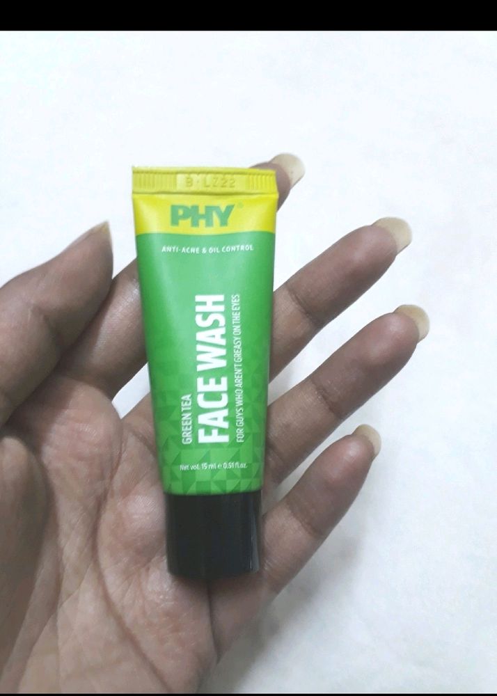 PHY GREEN TEA FACE WASH