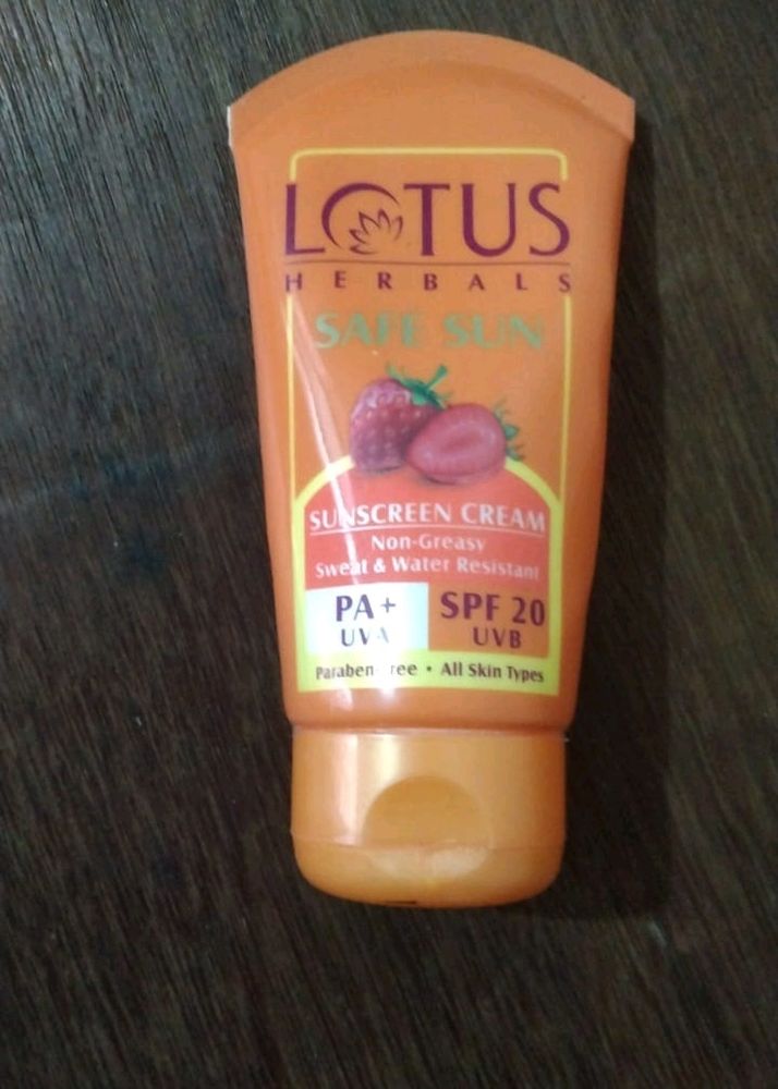 Lotus Suncream