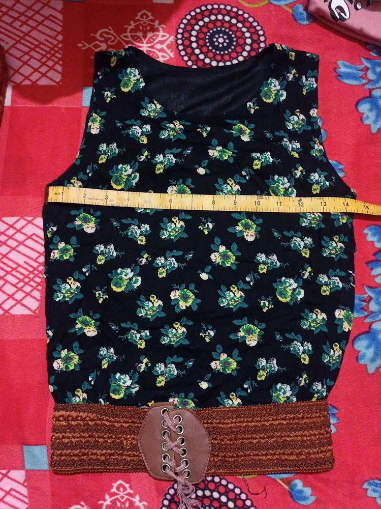 Crepe Printed Crop Top With Attached Belt