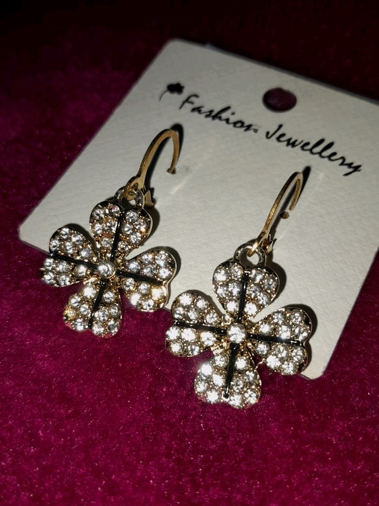 Earring (LUCKY Four Leaf Clover)