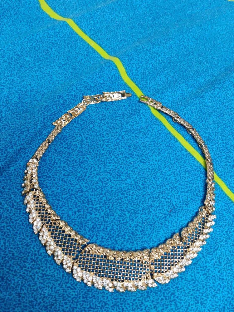 Cut Design Necklace Choker