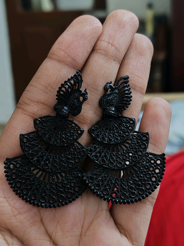 Matte Black Hanging Lightweight Earring