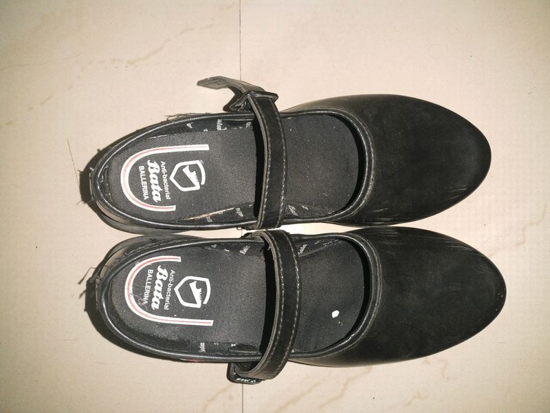 Bata Shoes Limited Edition Size 5 Best Condition