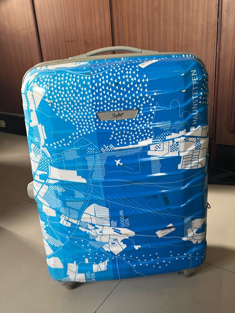 Skybags Medium Luggage On Sale