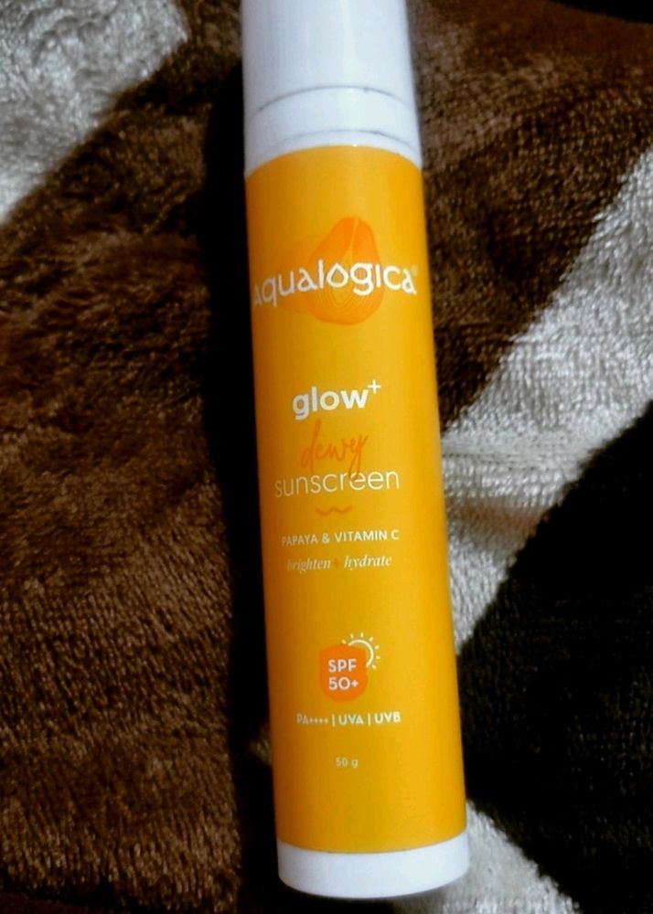 Aqualogica Glowy Dewy Sunscreen