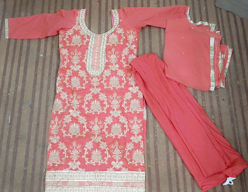 Beautiful Kurti Set With Dupatta