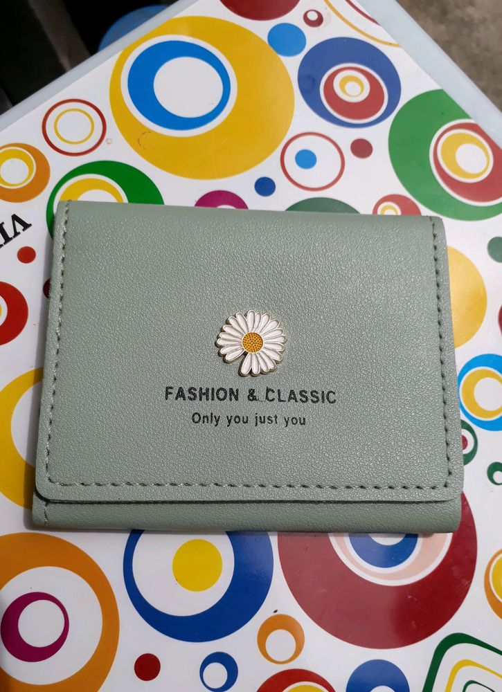 BRAND NEW DAISY WALLET