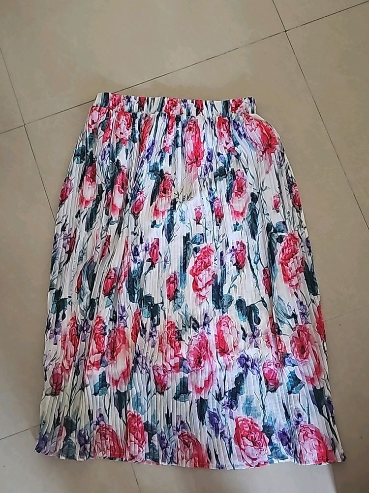 Rose Printed Pleated Skirt