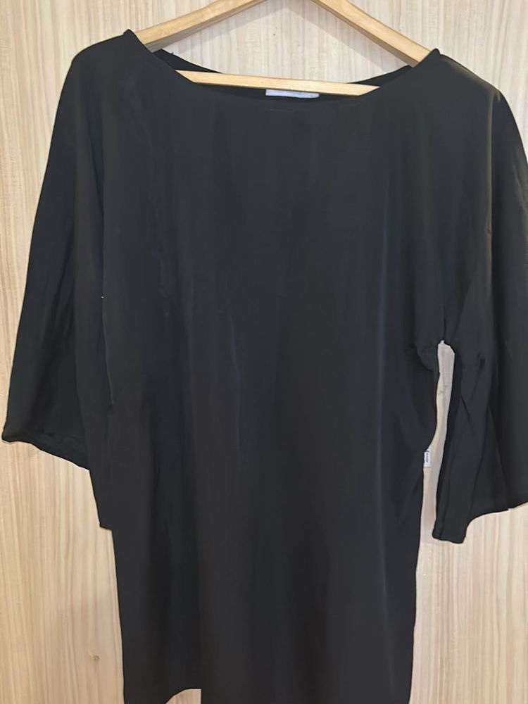 Black Solid Crepe Flare Sleeve Top