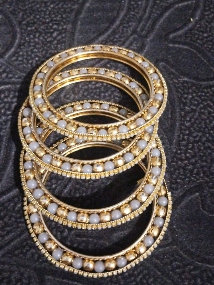 4 Piece Of Bangles