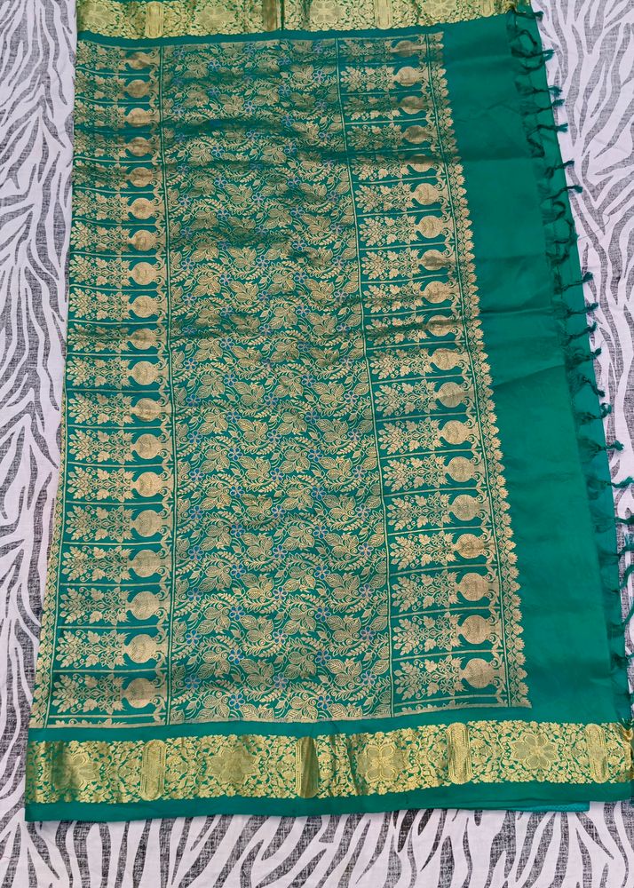 PRICE REDUCED BEAUTIFUL green Kanjeevaram sare