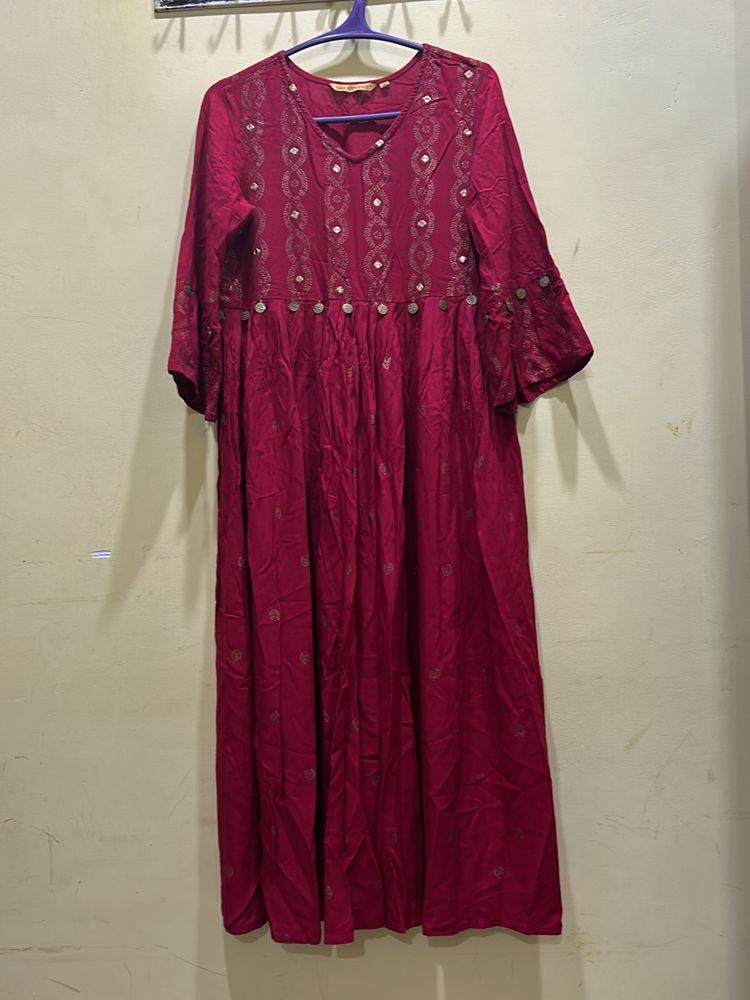 Avaasa Red Kurta Size M