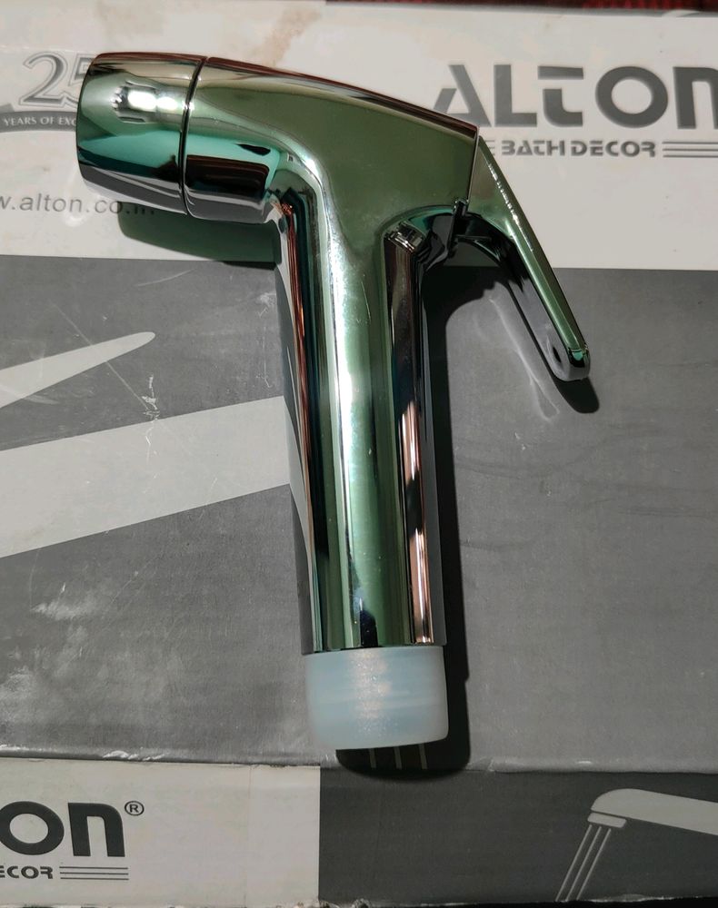 Alton Dual Flow Health Faucet With Flexible Hose